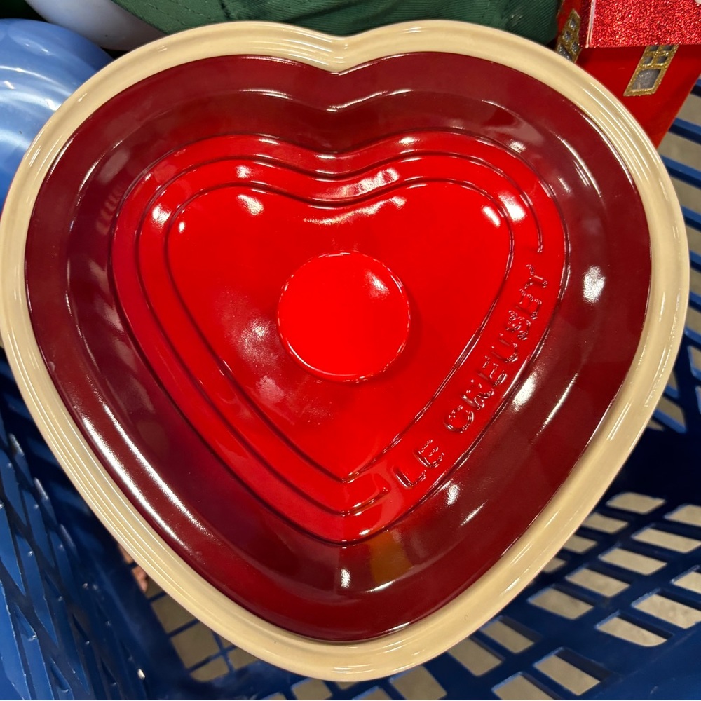 NWT Le Creuset Heart-Shaped Red and Cream Bakeware